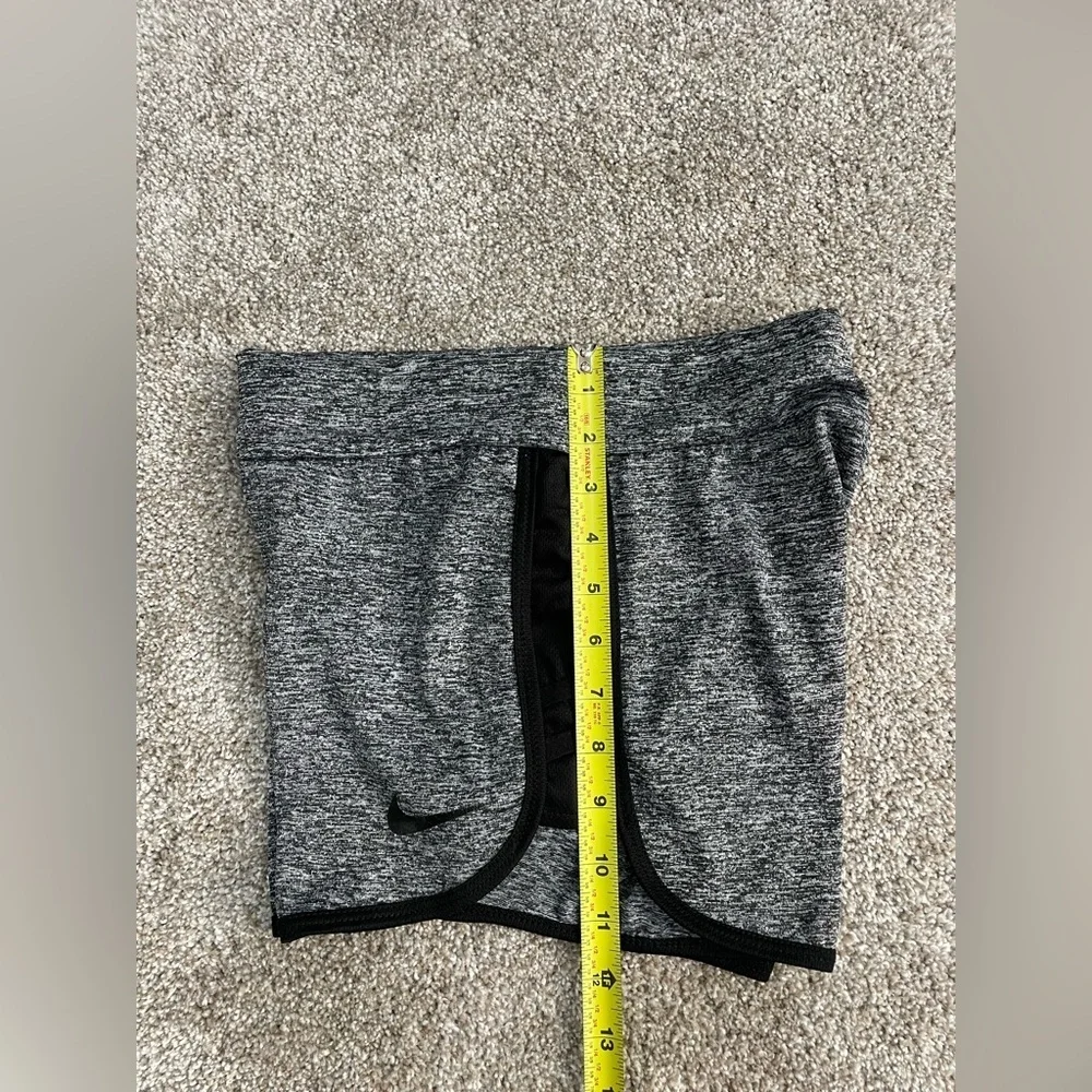 Nike Girls youth Heathered Gray and Black Athletic Shorts L/XL